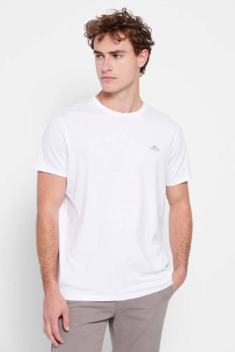 Funky Buddha ανδρικό βαμβακερό T-shirt μονόχρωμο με rib λαιμόκοψη και contrast τύπωμα με λογότυπο μπροστά - FBM007-001-04 Λευκό XL